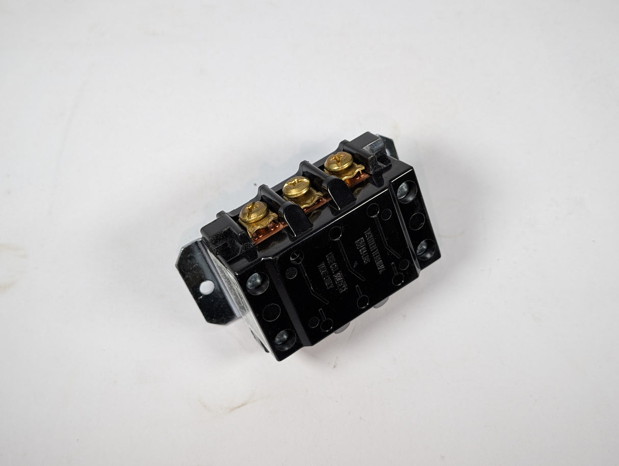 Hubbel - 30 Amp Disconnect Switch with 4" Enclosure - HBL7810D - New - Big Liquidators