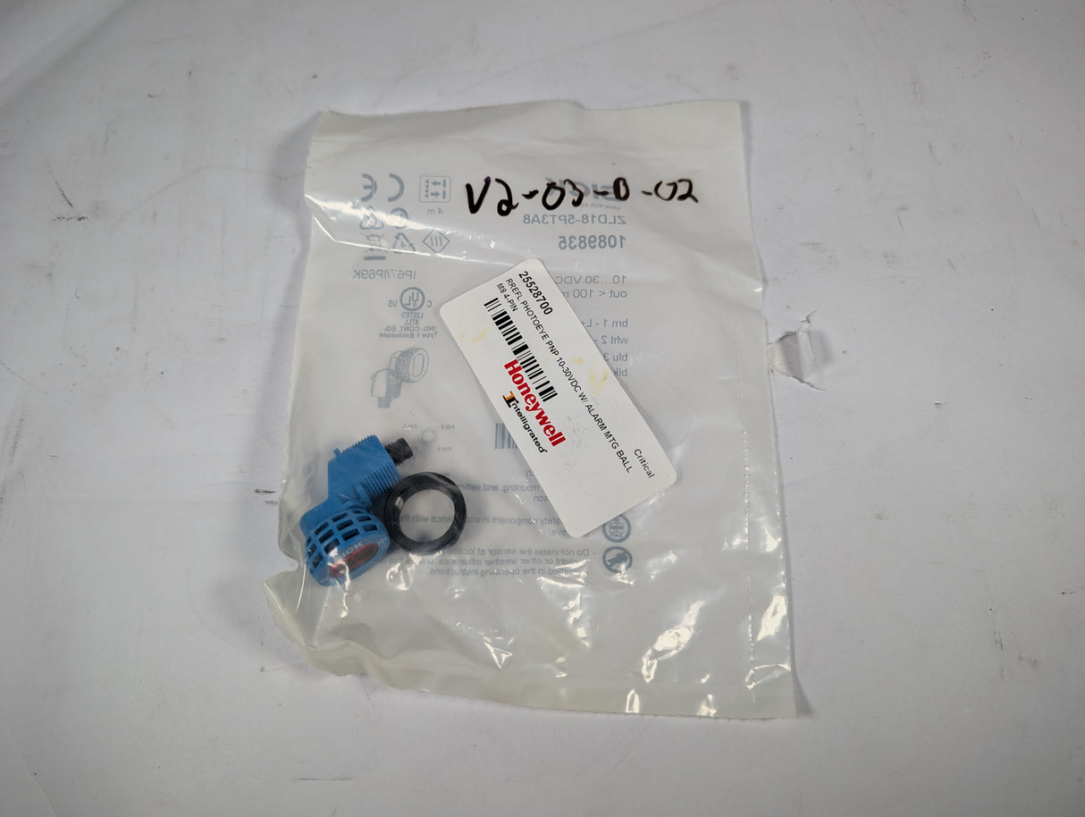 SICK - Photelectric Sensor - ZLD18 - 5PT3A8 - New - Big Liquidators