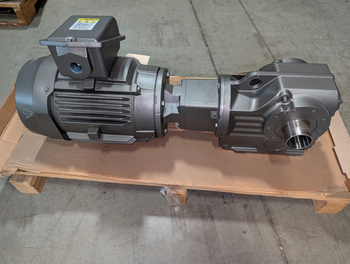 Toshiba - 10HP Electric Motor - 0104SDSR44A - P - New - Big Liquidators