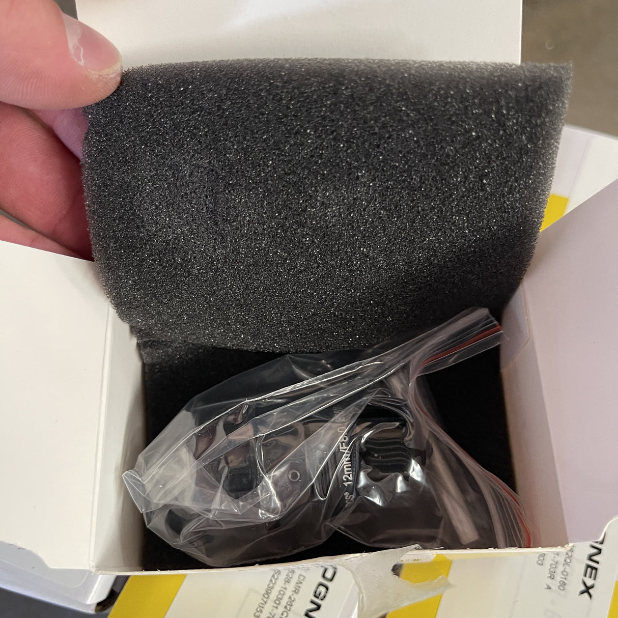 COGNEX LEC-CFF12-F8 FIXED FOCAL LENSE 114-1498R