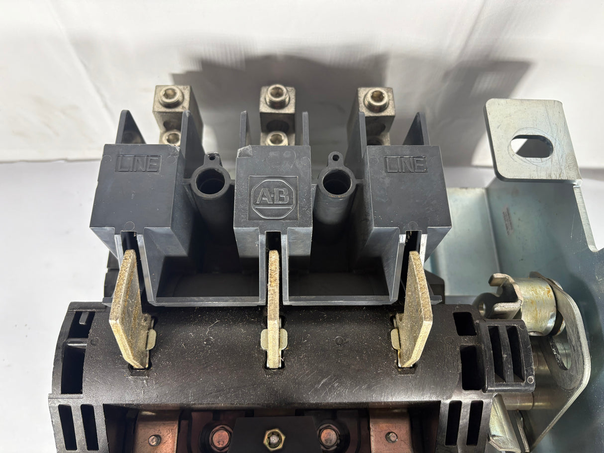 Allen Bradley - 400 AMP Disconnect Switch with Trailor Fuse Block - 1494V - DS400 w/1494V - FS400 - Used - Big Liquidators