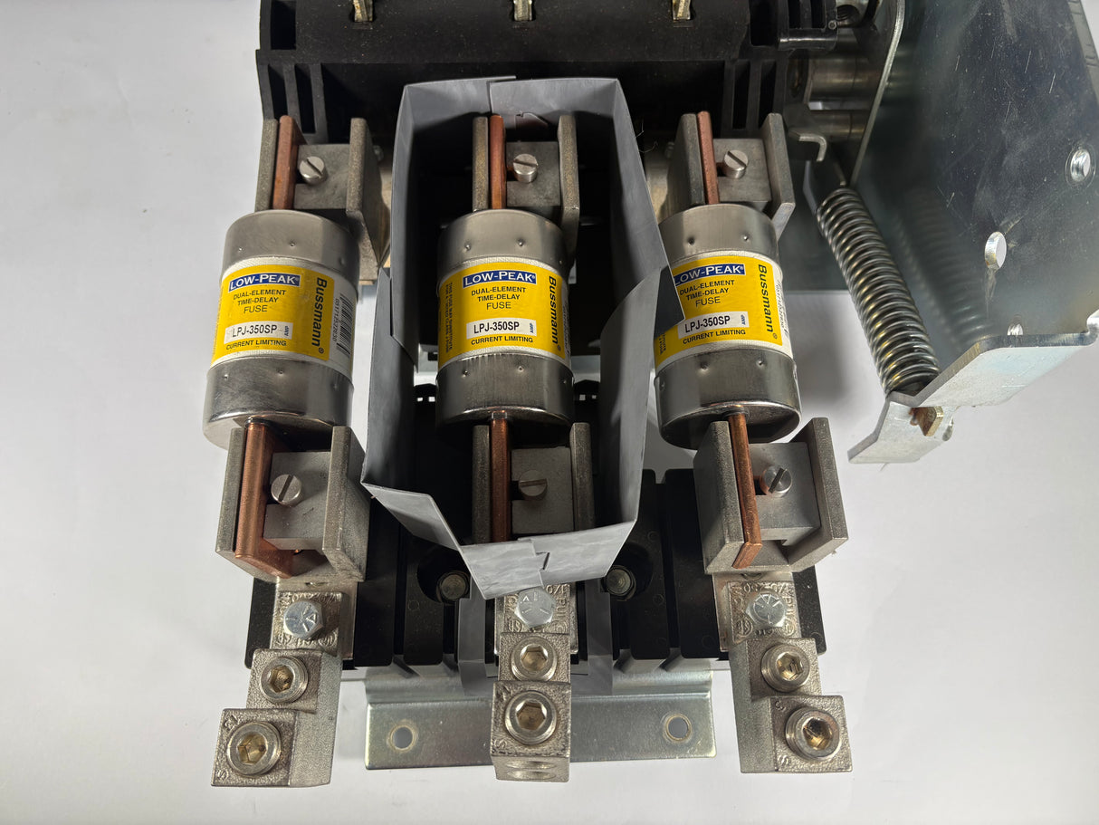 Allen Bradley - 400 AMP Disconnect Switch with Trailor Fuse Block - 1494V - DS400 w/1494V - FS400 - Used - Big Liquidators