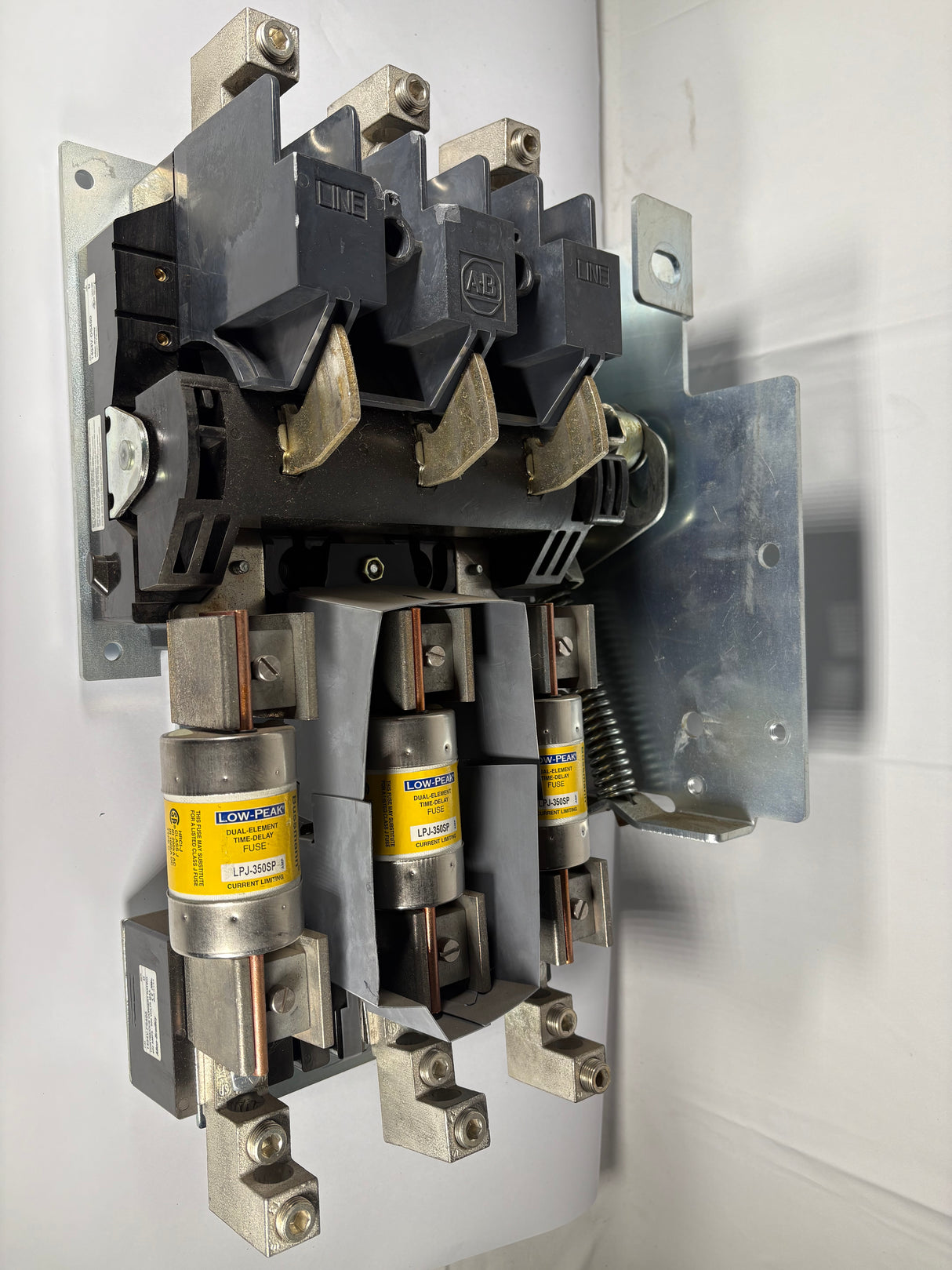 Allen Bradley - 400 AMP Disconnect Switch with Trailor Fuse Block - 1494V - DS400 w/1494V - FS400 - Used - Big Liquidators