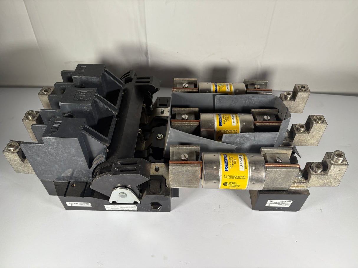 Allen Bradley - 400 AMP Disconnect Swtich with Trailor Fuse Block - 1494F - D400 w/1494F - FS400 - Used - Big Liquidators