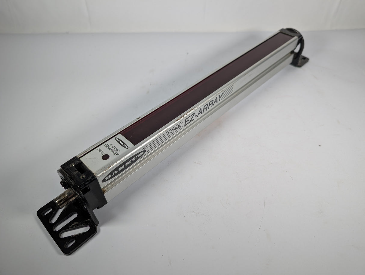 Banner - EZ - ARRAY Measuring Light Curtain: Emitter - EA5E300Q - Used - Big Liquidators