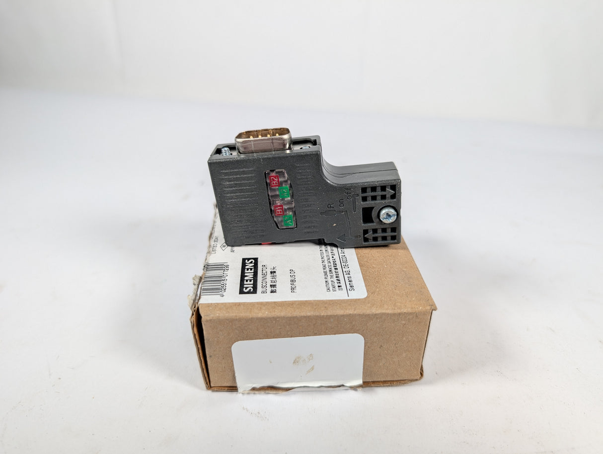 Siemens - PROFIBUS DP Connector - 6ES7 972 - 0BA52 - 0X0A - New - Big Liquidators