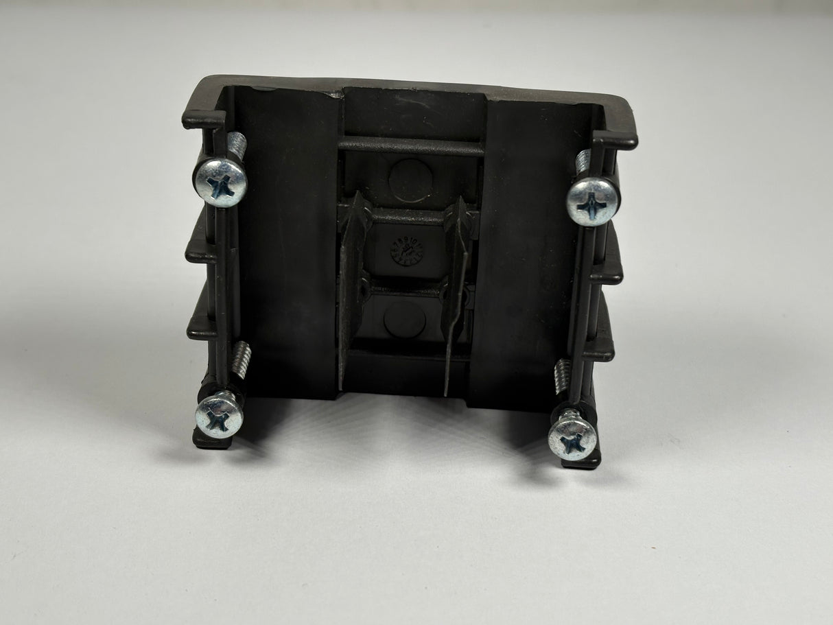 Conductix Wampfler - END CAP 0831 3P L=74MM - 083172 - 3 - New - Big Liquidators