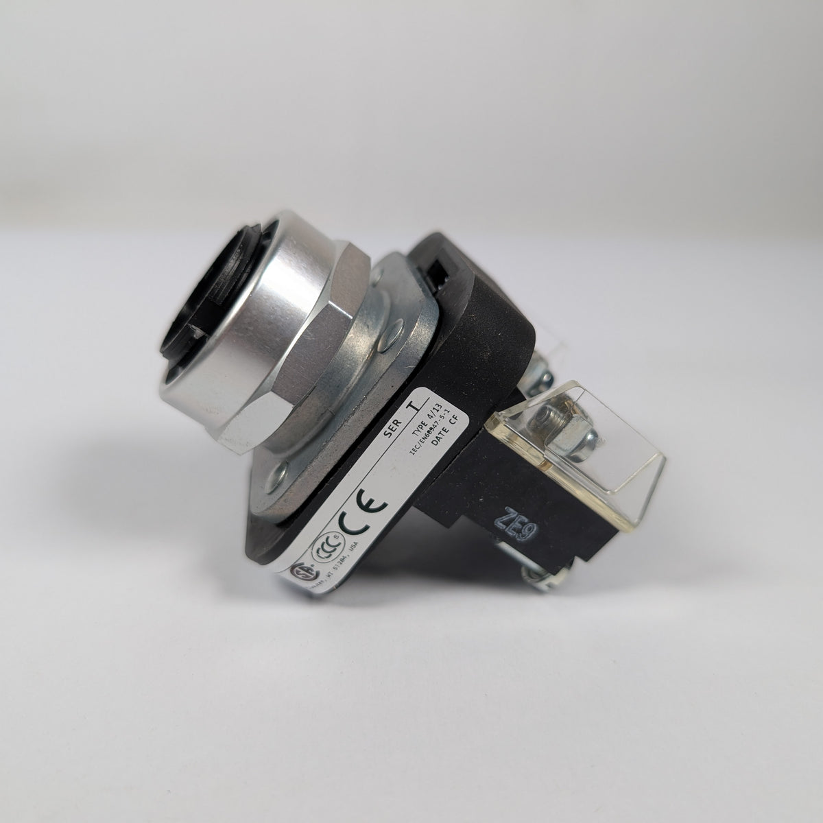 Allen Bradley - 30mm Push-Pull Device - 800T-FXD2 - New – Big Liquidators