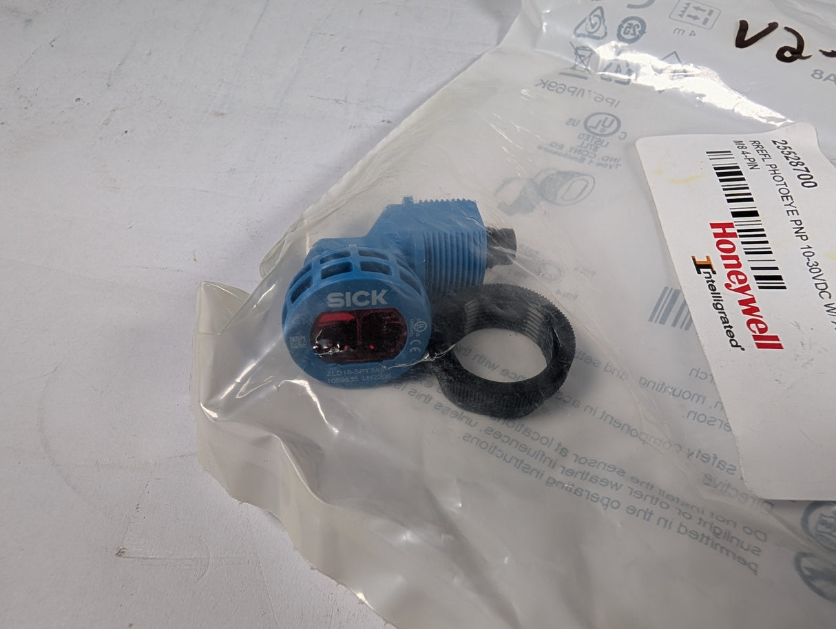 SICK - Photelectric Sensor - ZLD18 - 5PT3A8 - New - Big Liquidators