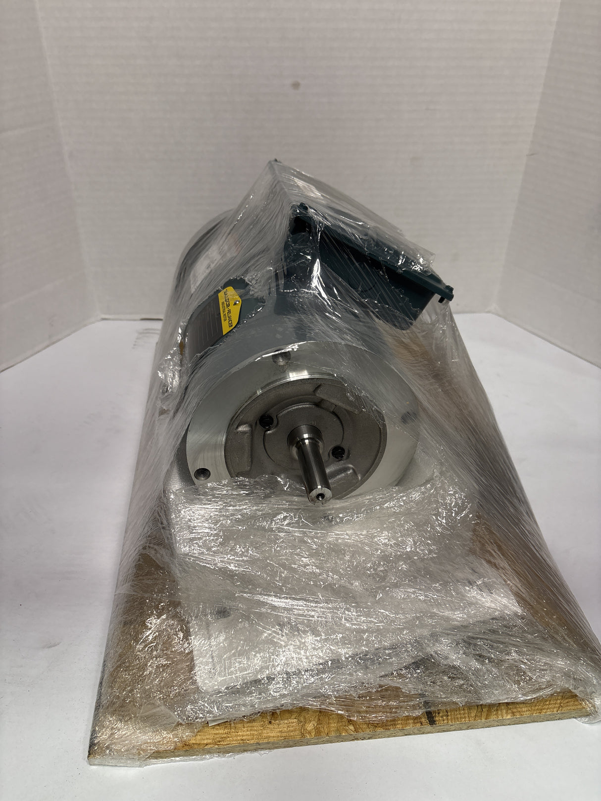 Baldor Reliance - .75 HP Electric Motor - VUHM3542 - New - Big Liquidators