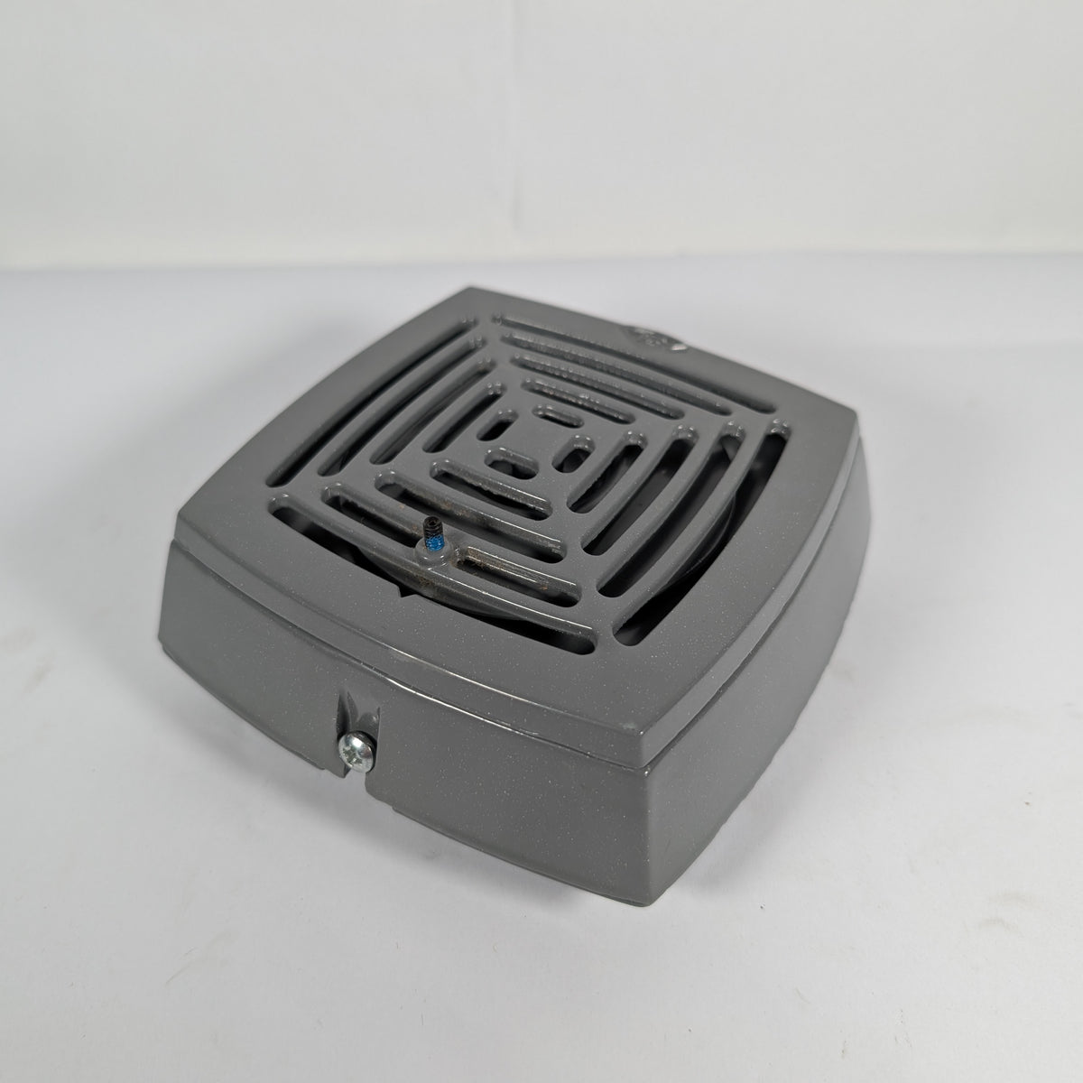 Edward Signaling - Surface Horn - 875-G1 - New – Big Liquidators