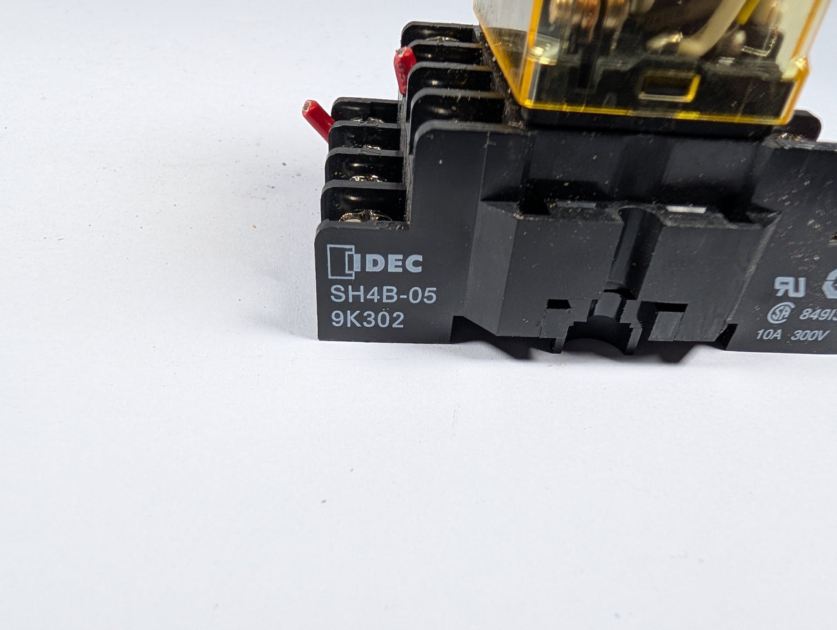 IDEC - 10 Amp Compact Power Relay with Relay Socket - RH4B - UL w/SH4B - 05 - Used - Big Liquidators