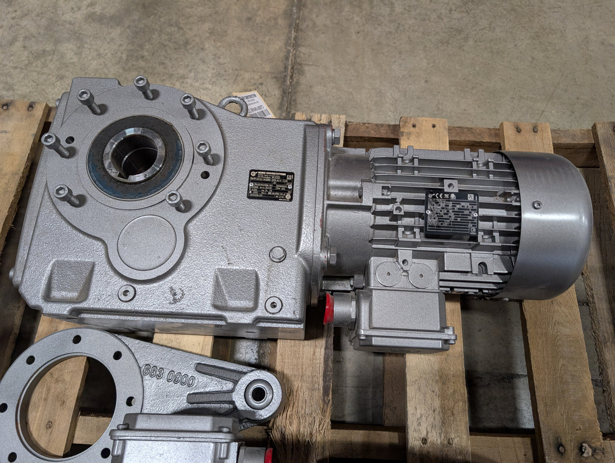 Nord - 5 HP Gearmotor with Torque Arm - SK9032.1AZBD - 100LA/4 CUS - New - Big Liquidators